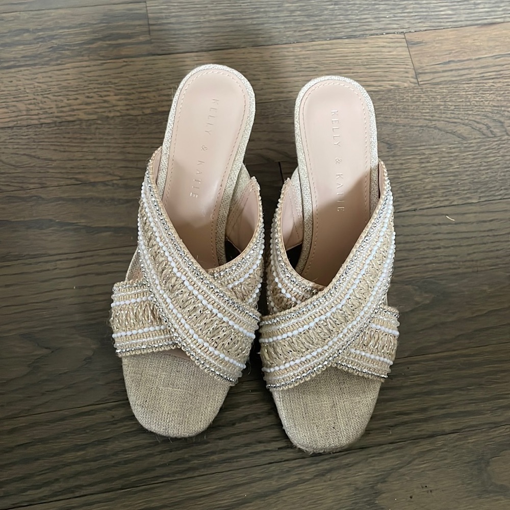 Nude wedges